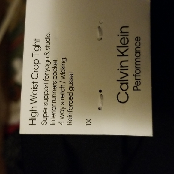 Calvin Klein Performance - Picture 3 of 3